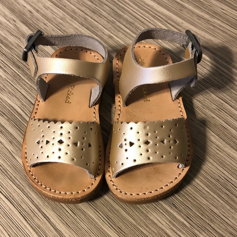 MOVING SALE ✨ Freshly Picked Sandals